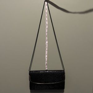 Vintage 1980s Black metal-meshed handbag or shoulder strapped bag.